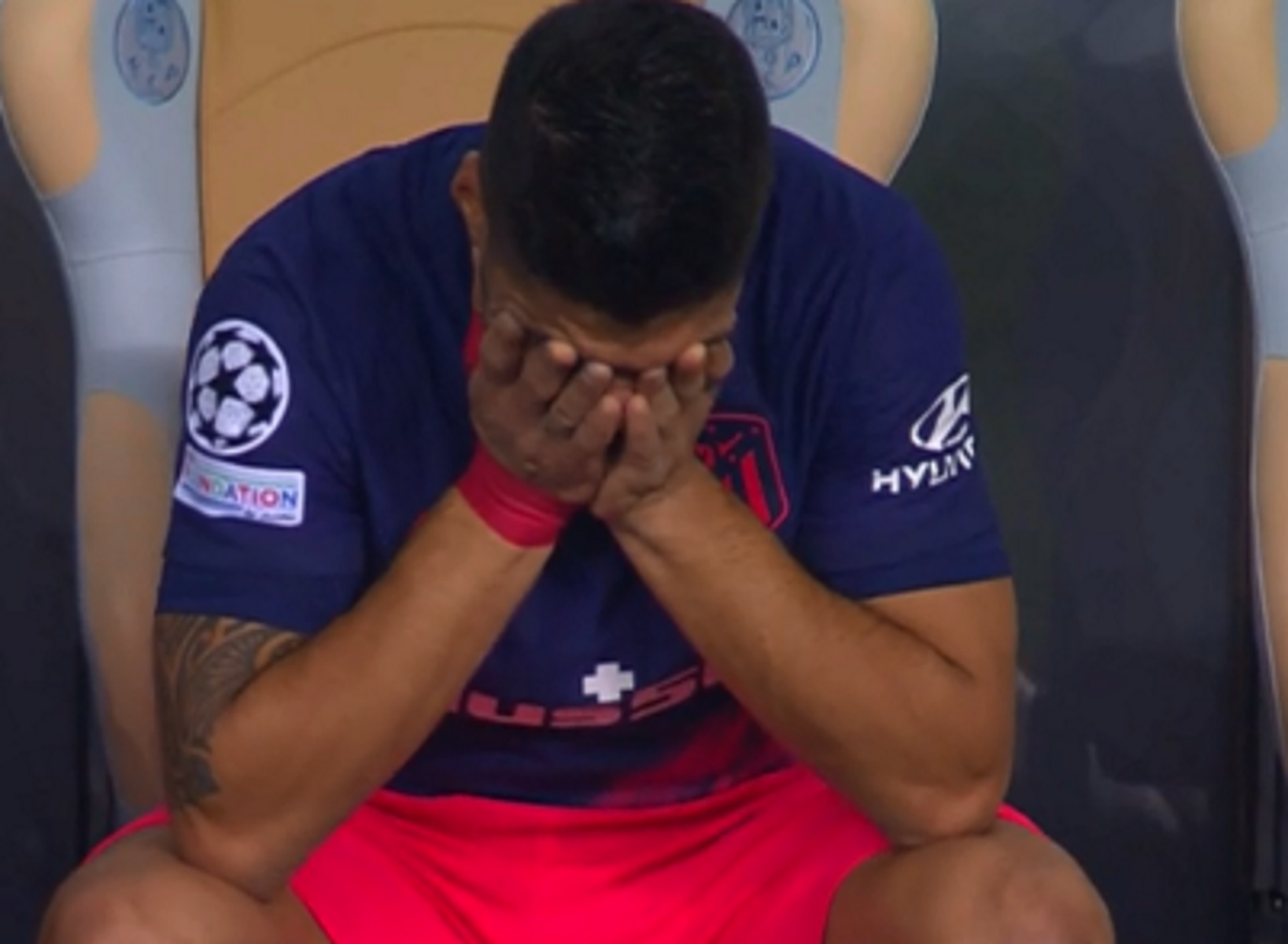 Champions League: Ο Λουίς Σουάρες «ξέσπασε» σε κλάματα μετά τον τραυματισμό του στο Πόρτο – Ατλέτικο