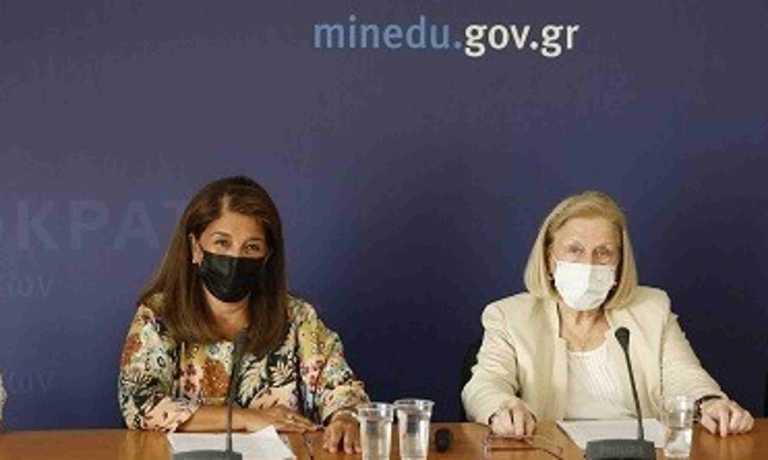 Εμβολιασμός παιδιών: Μαρία Θεοδωρίδου, Βάνα Παπαευαγγέλου απαντούν στους γονείς – Πώς στέλνετε ερωτήματα