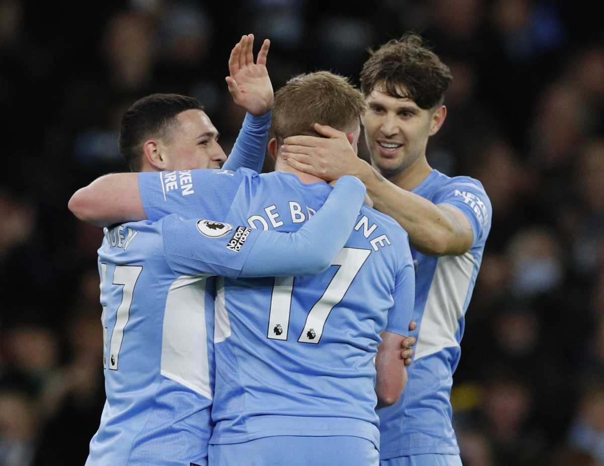 Soccer Football - Premier League - Manchester City v Leeds United - Etihad Stadium, Manchester, Britain - December 14, 2021 Manchester City's Kevin De Bruyne celebrates scoring their fifth goal with teammates REUTERS