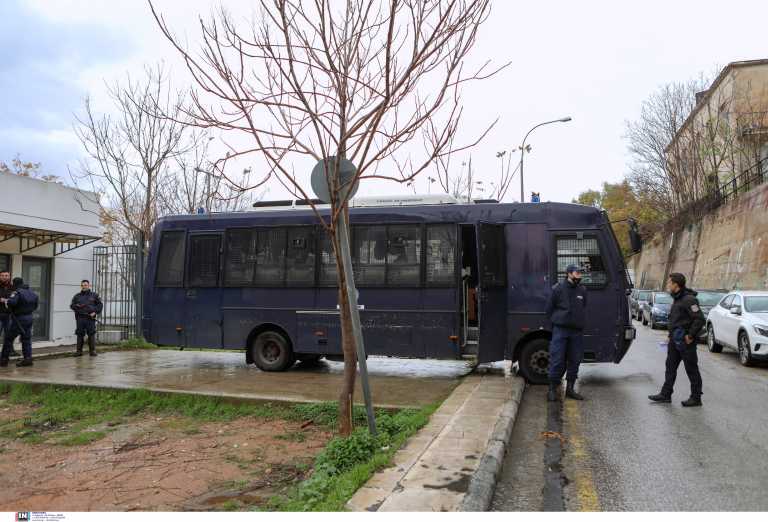 Ζακ Κωστόπουλος: Τι κατέθεσαν οι αστυνομικοί που τον συνέλαβαν – «Ήταν σε υπερδιέγερση»