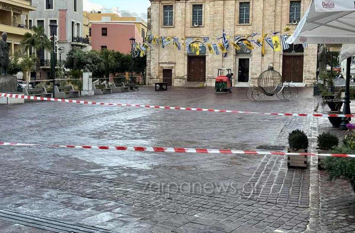 Χανιά: Άδειασαν δύο μεγάλα βαρέλια γεμάτα λάδι στην πλατεία του μητροπολιτικού ναού της πόλης