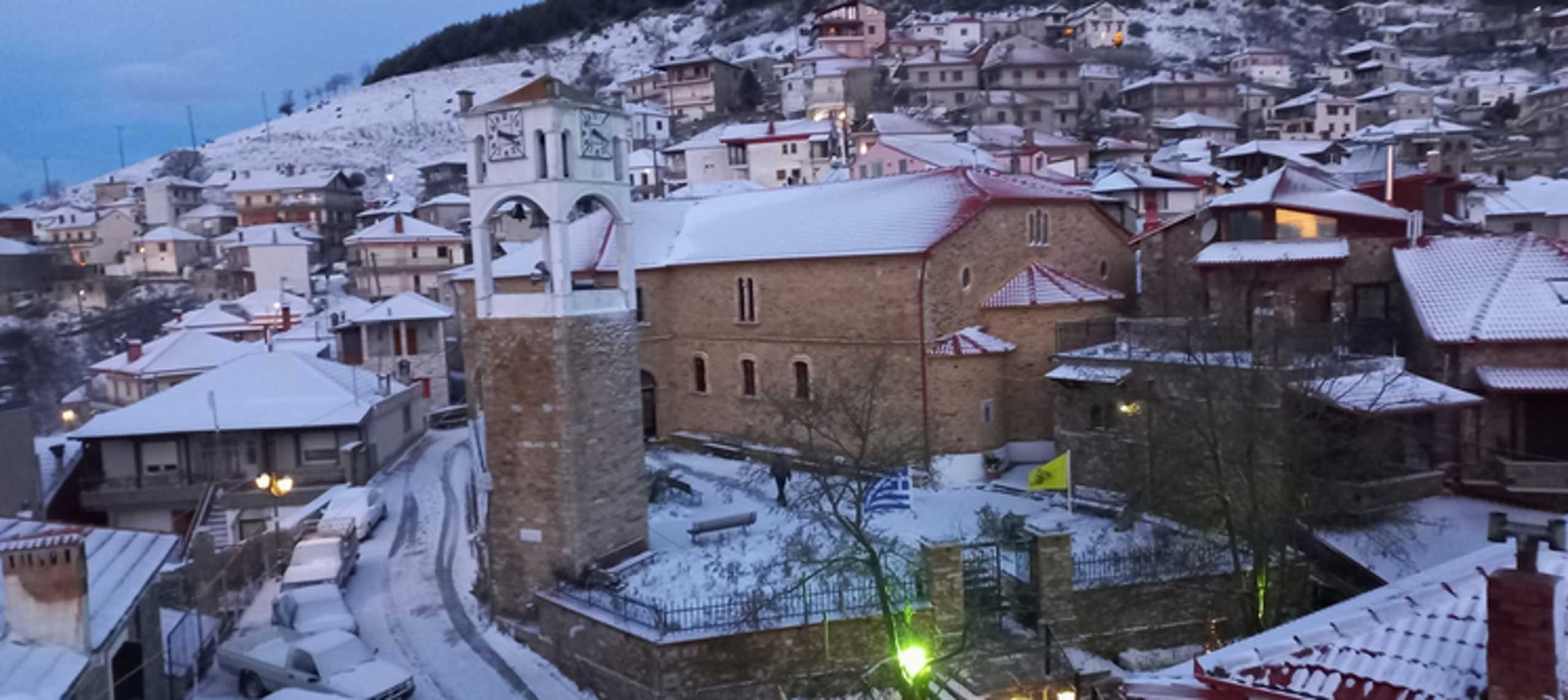 Καιρός – Λάρισα: Το Λιβάδι Ελασσόνας ντύθηκε στα λευκά και οι εικόνες είναι και πάλι πανέμορφες