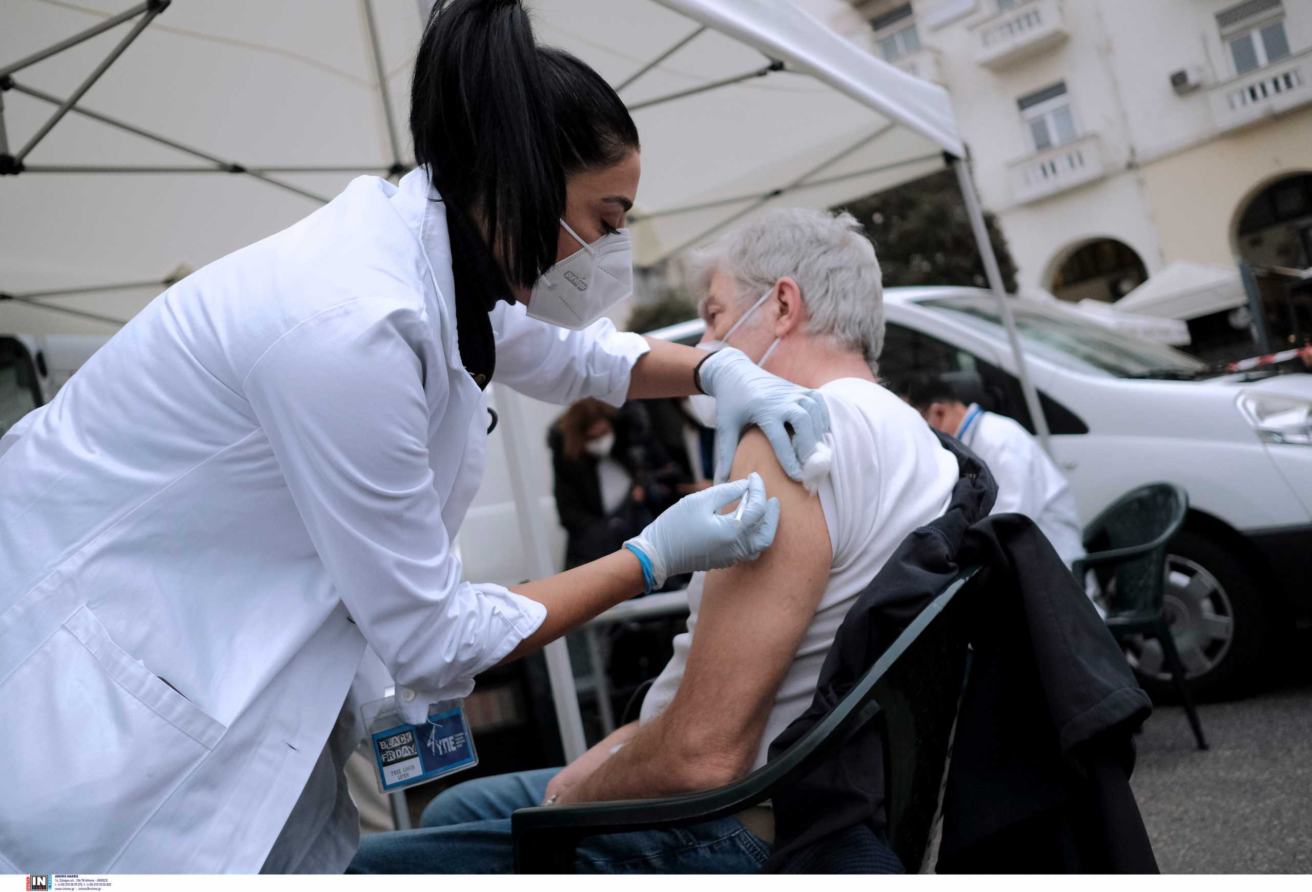 Θάνος Πλεύρης: Ποιοι ανεμβολίαστοι άνω των 60 ετών δεν πληρώνουν πρόστιμο