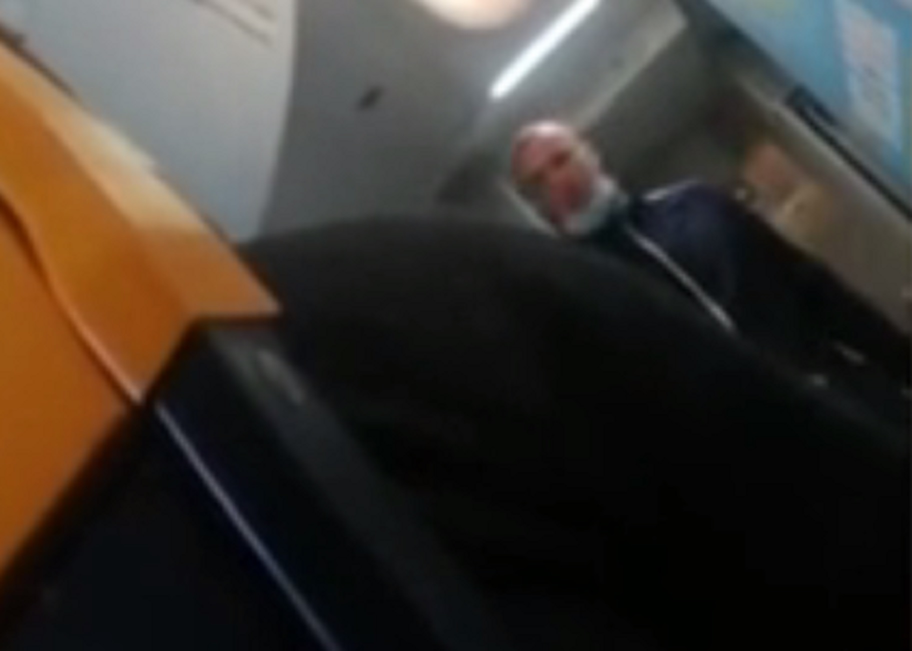 Ισπανία: Επιβάτης προσπάθησε να ανοίξει την πόρτα του αεροσκάφους στον αέρα
