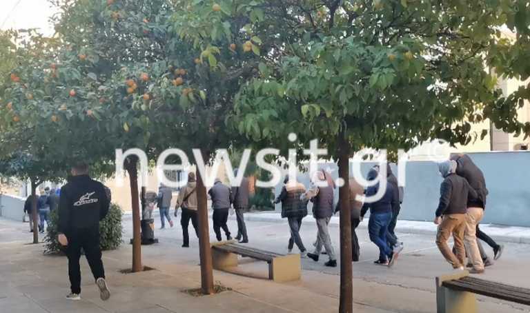 Κύκλωμα με πλαστές ταυτότητες: Βαριές ποινικές διώξεις στους συλληφθέντες