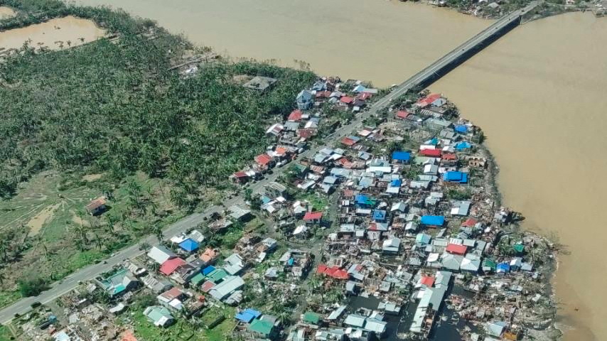 Φιλιππίνες: 208 οι νεκροί από τον τυφώνα Ράι – Τεράστιες καταστροφές και μεγάλες περιοχές χωρίς ρεύμα