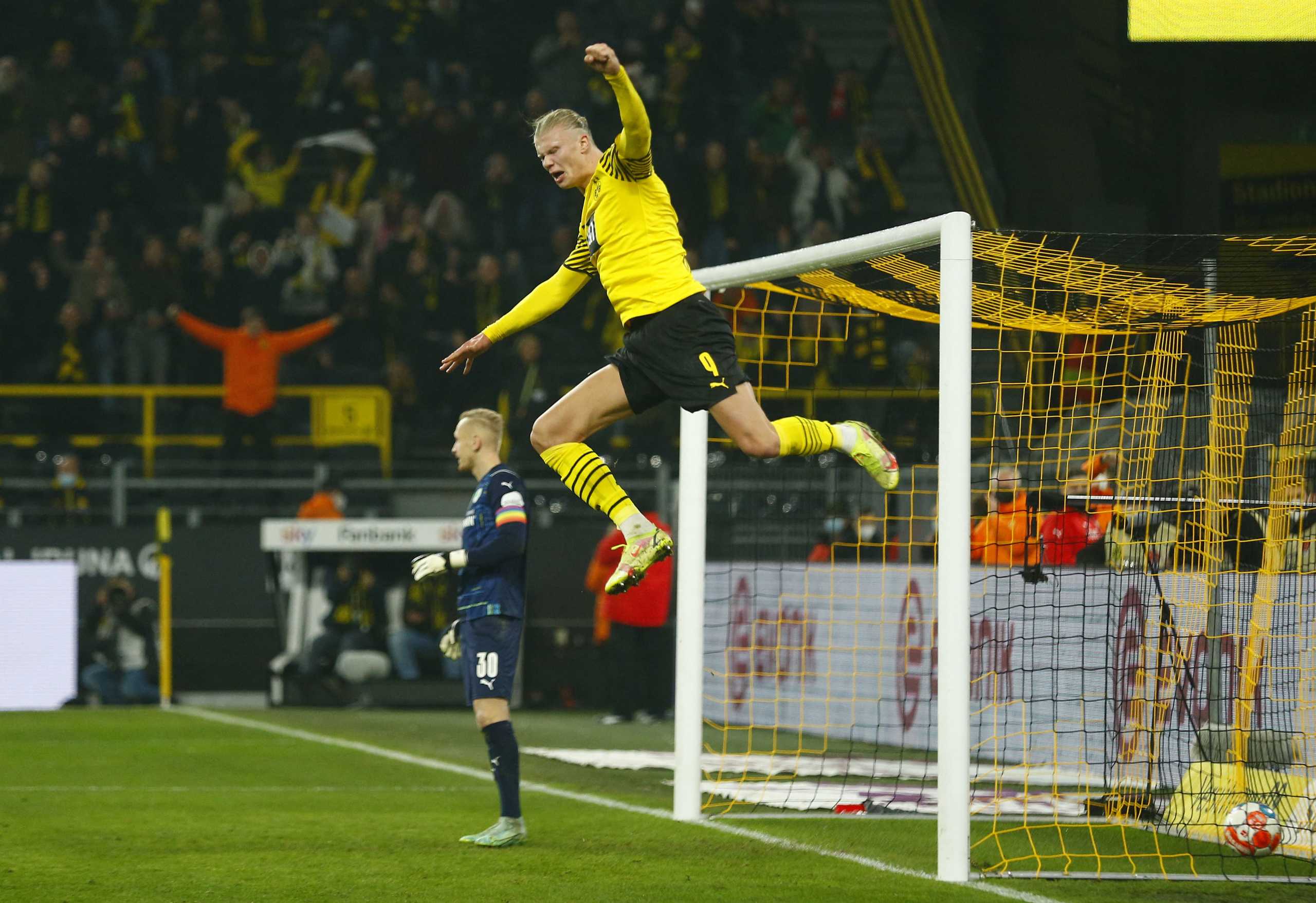 Soccer Football - Bundesliga - Borussia Dortmund v Greuther Fuerth - Signal Iduna Park, Dortmund, Germany - December 15, 2021 Borussia Dortmund's Erling Braut Haaland celebrates scoring their second goal REUTERS