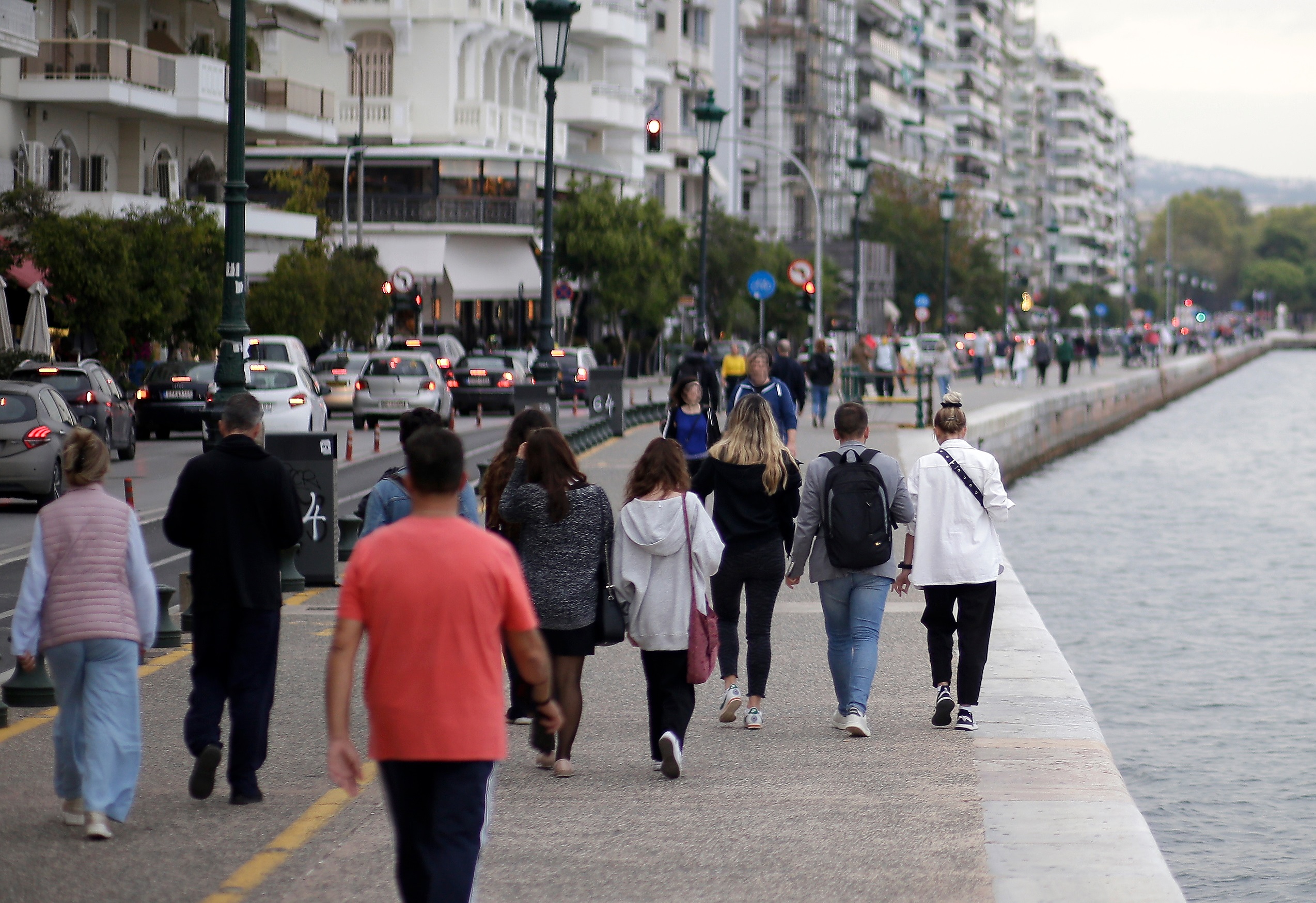 Κορονοϊός: Στο «τραπέζι» η σκέψη για υποχρεωτικό testing μετά τις γιορτές