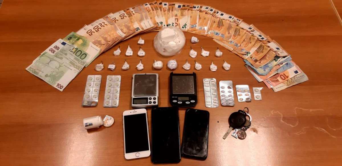 Ηράκλειο: Δύο συλλήψεις για διακίνηση κοκαΐνης – Κατασχέθηκαν 91 γραμμάρια και 3.500 ευρώ