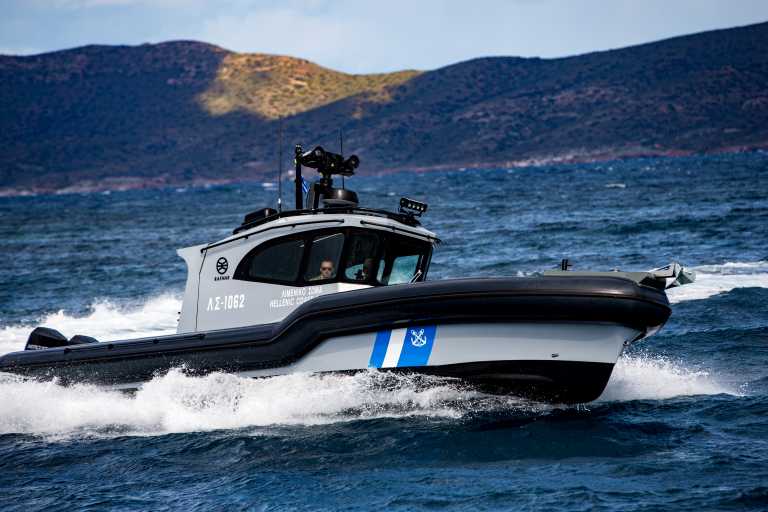 Speedboats with 16 passengers collided openly in Palea Fokea