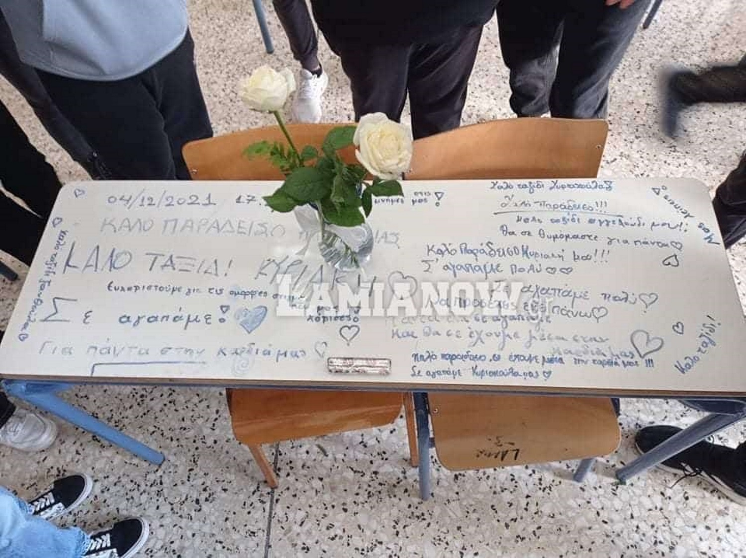 Λαμία: Τα μηνύματα των συμμαθητών της 14χρονης που πέθανε από κορονοϊό στο θρανίο της