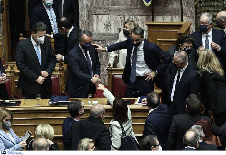 Ψηφίστηκε ο προϋπολογισμός στη Βουλή - Ψήφος... έκπληξη στις αμυντικές δαπάνες