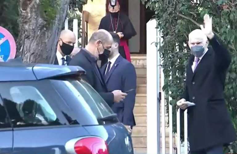 Στον Πάπα ο Γιώργος Παπανδρέου: Έκανε το σήμα της νίκης