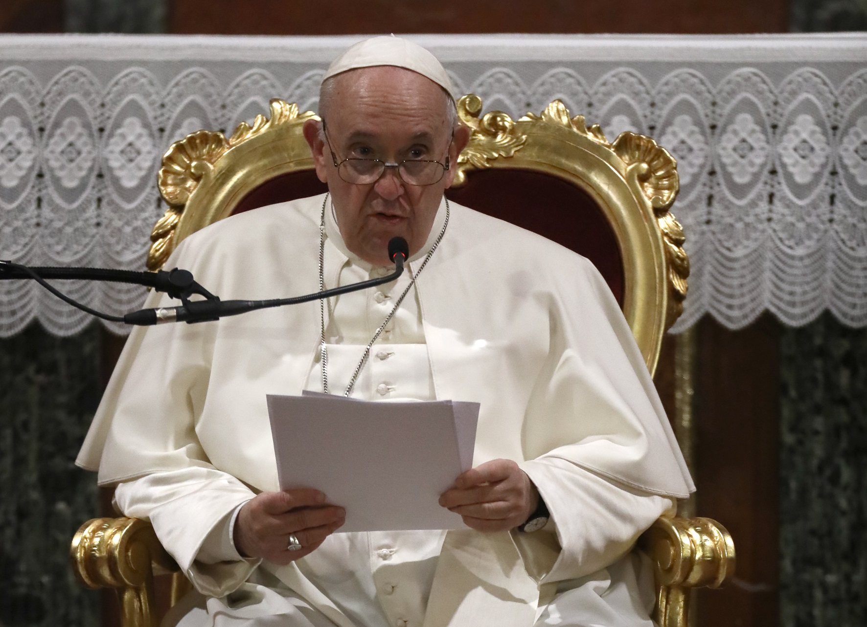 Πάπας Φραγκίσκος: «Όλοι λίγο – πολύ είμαστε τέκνα και οφειλέτες της χώρας σας»