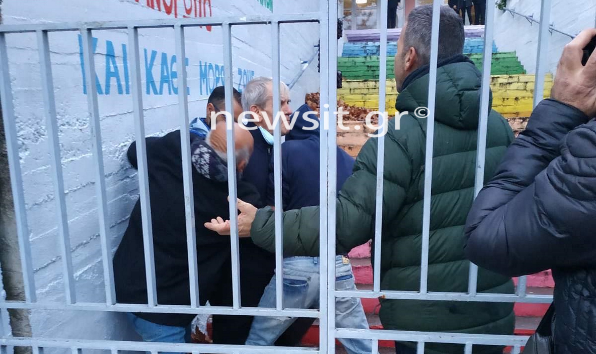 Πιερία: Οι «Θεματοφύλακες του Συντάγματος» απείλησαν και τους αστυνομικούς με μηνύσεις κι επίταξη – Η μεγάλη τους γκάφα
