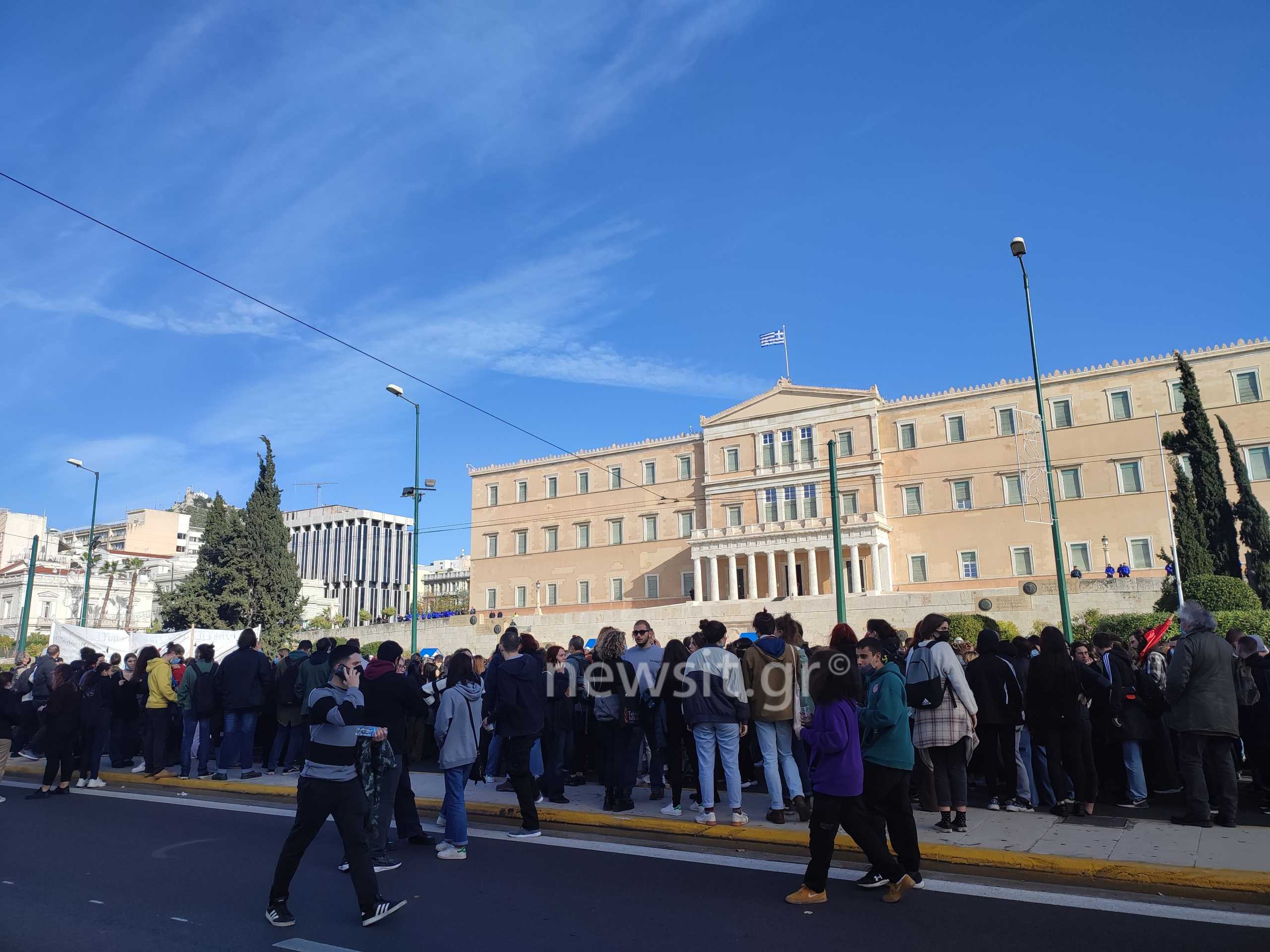 Αλέξανδρος Γρηγορόπουλος: Ολοκληρώθηκε η πορεία μαθητών και φοιτητών – Άνοιξε η οδός Πανεπιστημίου