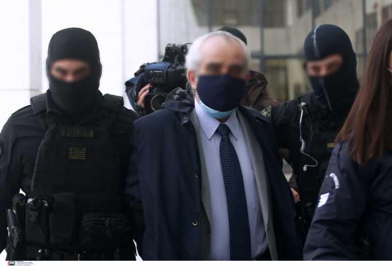 Ψευτογιατρός: «Αν δεν τον είχε γνωρίσει θα ζούσε άλλα 7 χρόνια - Μας έδινε βότανα για καρκίνο του πνεύμονα»