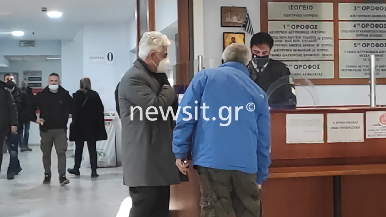 Στάθης Παναγιωτόπουλος: Παραδόθηκε στην Δίωξη Ηλεκτρονικού Εγκλήματος