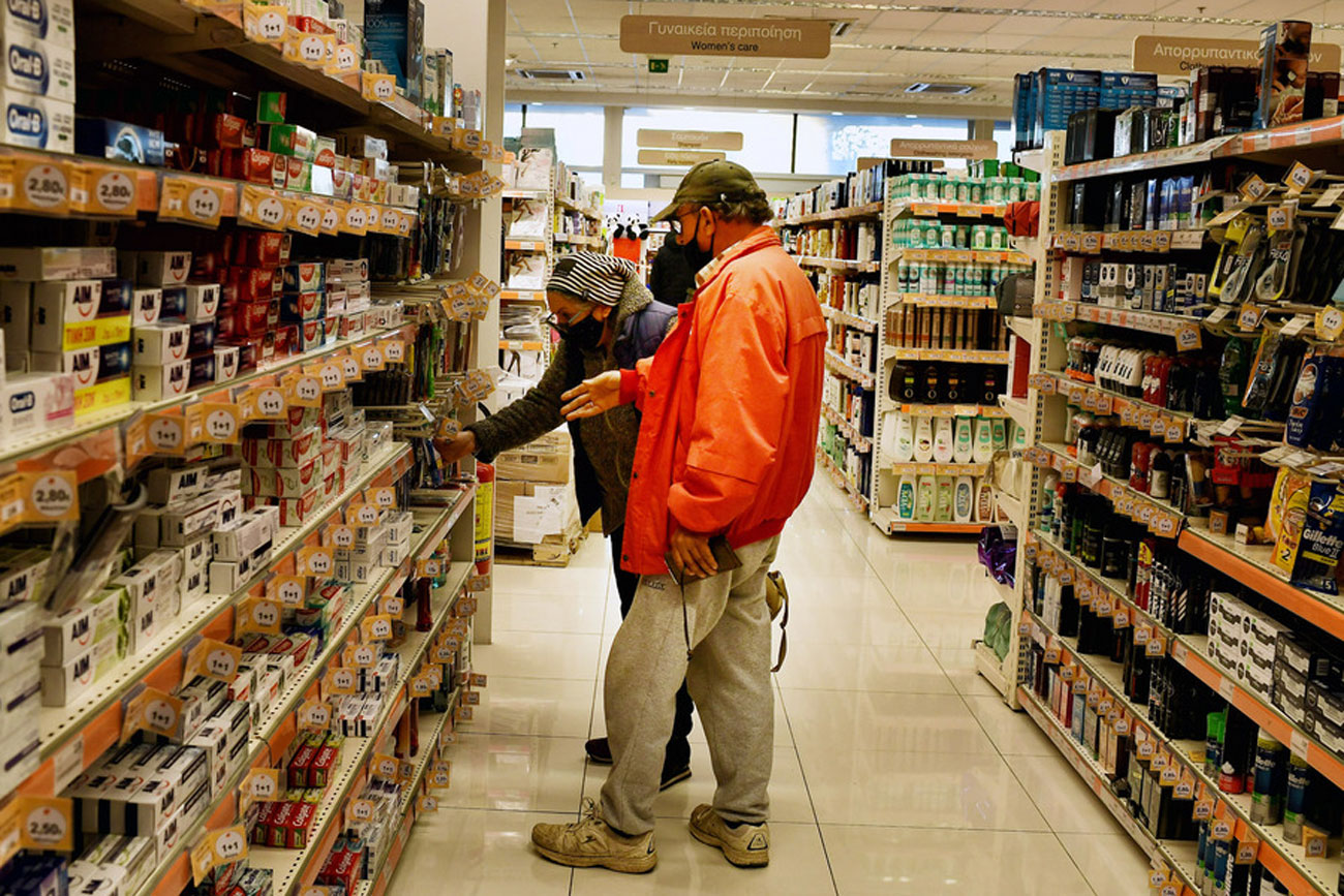 «Κάηκαν» τα σενάρια για μείωση του ΦΠΑ σε προϊόντα ευρείας κατανάλωσης και τρόφιμα