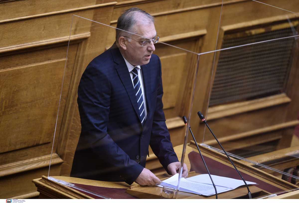 Τάκης Θεοδωρικάκος: «Δεν θεωρώ ότι η λύση βρίσκεται στην υποχρεωτικότητα του εμβολιασμού»