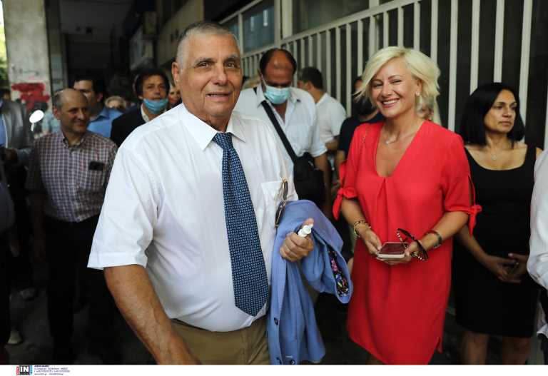 «Ο Γιώργος Τράγκας έβρισκε συνεχώς δικαιολογίες για να μην κάνει το εμβόλιο», λέει στο newsit.gr ο προσωπικός του γιατρός