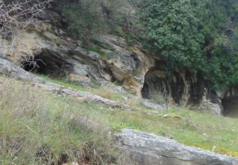 Οι άγνωστες «Τρύπες της Παναγίας» και η ιστορία τους