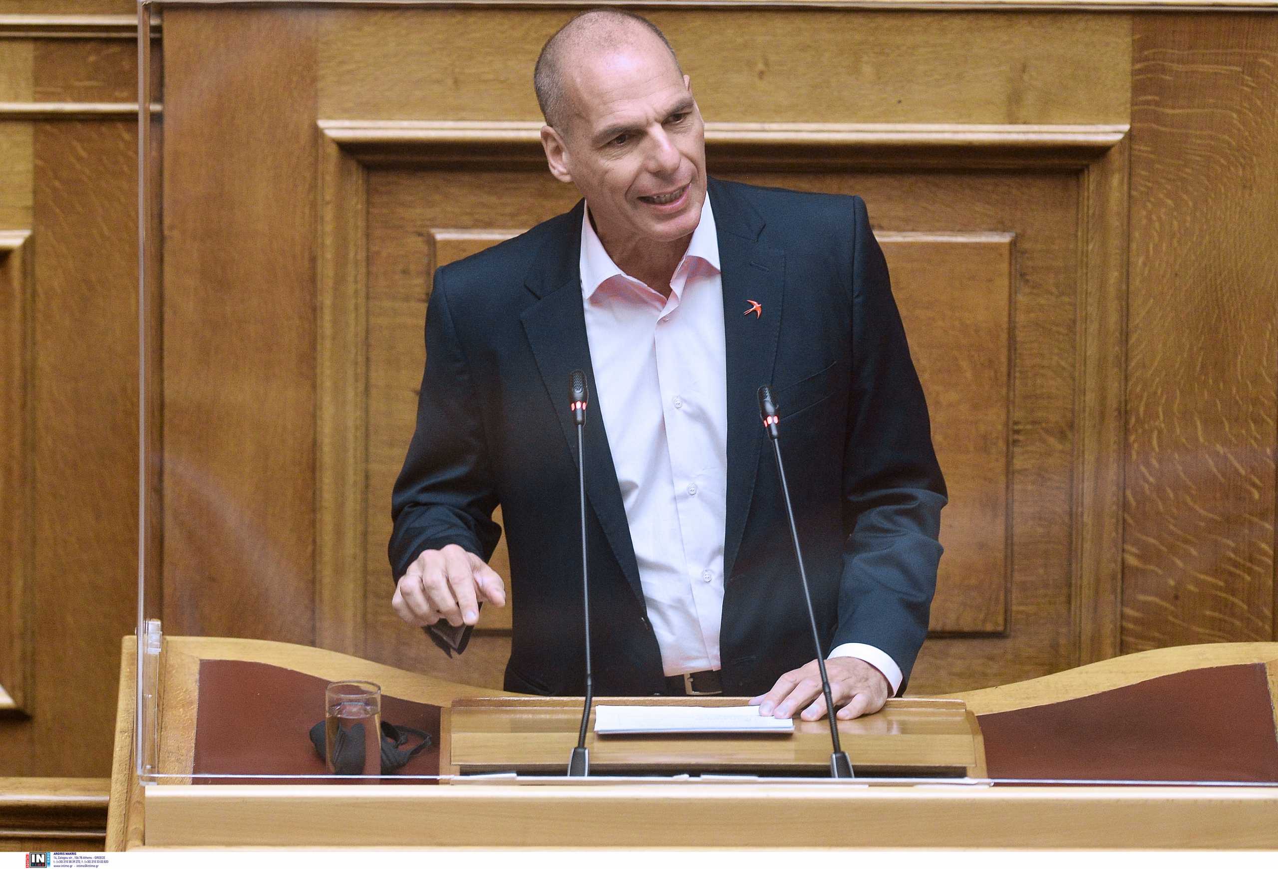 Ο Γιάνης Βαρουφάκης καλεί τον ΣΥΡΙΖΑ να καταθέσει πρόταση μομφής στην κυβέρνηση