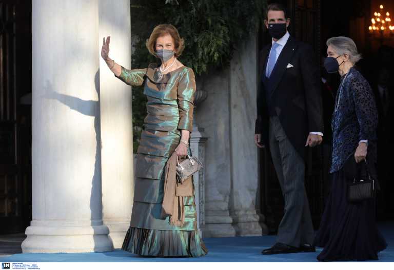 Εσπευσμένα στην Αθήνα η βασίλισσα Σοφία - Ανησυχεί για την υγεία του τέως βασιλιά Κωνσταντίνου