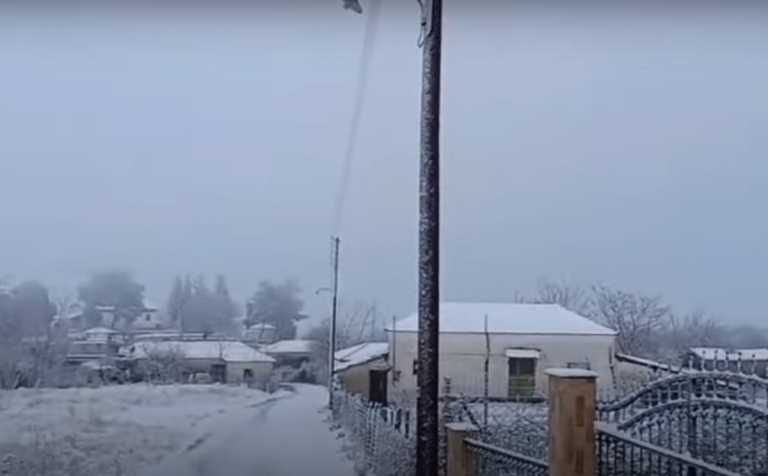 Καιρός: Στα λευκά αρκετές περιοχές της Ελλάδας – Που χιονίζει