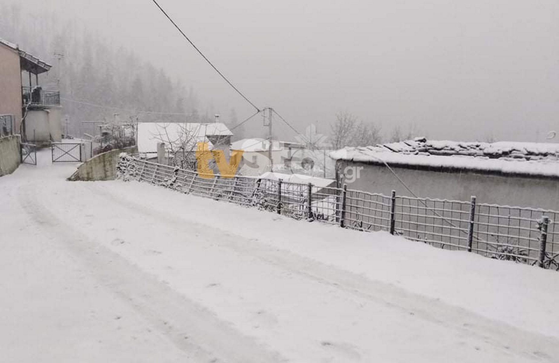 Κακοκαιρία Carmel: Χιόνια σε πολλές περιοχές της Ελλάδας – Πού υπάρχουν προβλήματα