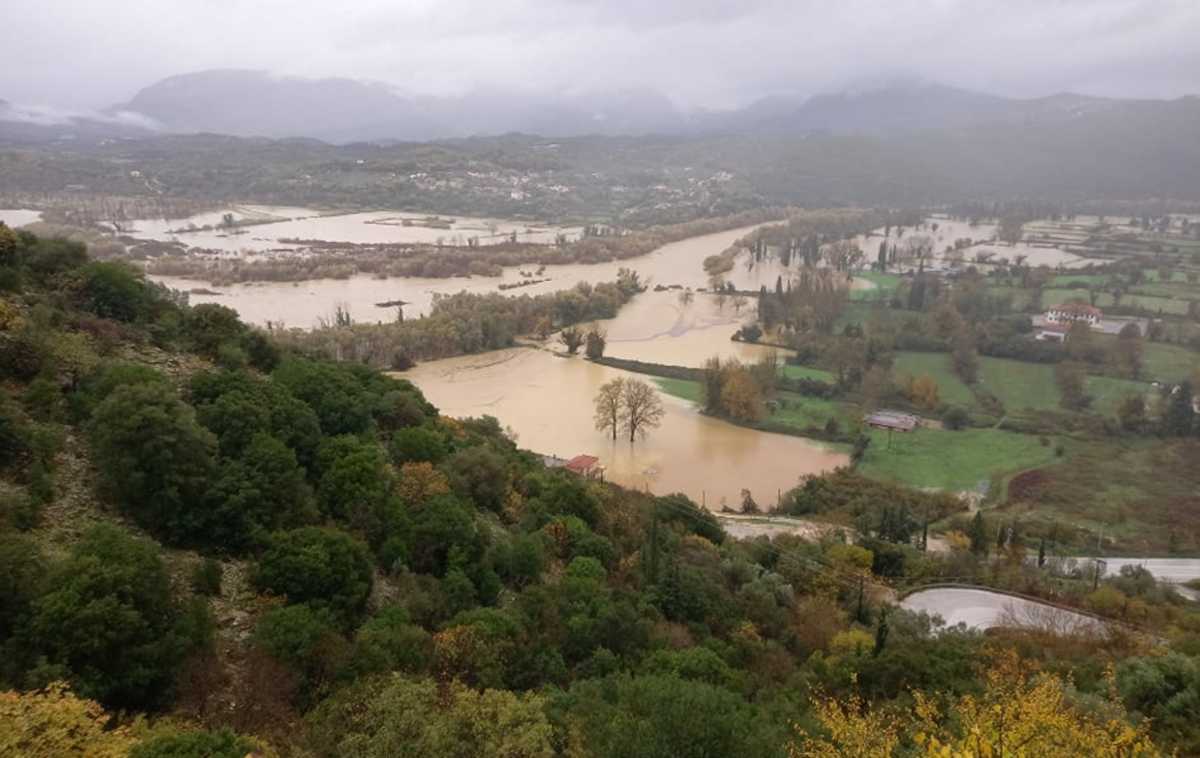 Καιρός: Πλημμύρες, καταστροφές, «ανελέητη» βροχή και άνεμοι σαρώνουν τη χώρα – Που θα συνεχιστεί η κακοκαιρία
