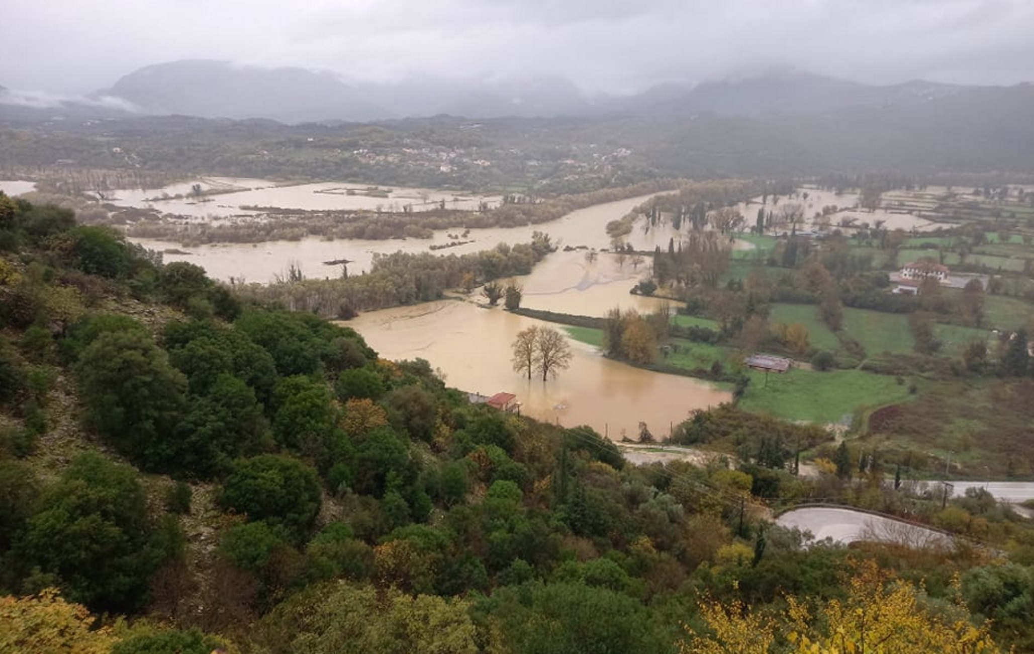 Καιρός – Θεσπρωτία: Πανοραμική εικόνα μετά τις πλημμύρες – Δύσκολη η νύχτα που βρίσκεται μπροστά