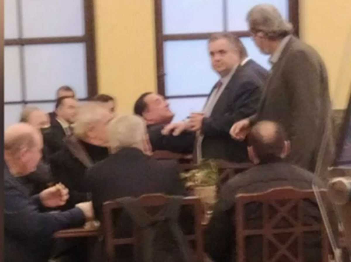 Η στιγμή που Άδωνις Γεωργιάδης και Παύλος Πολάκης θα πιάνονταν στα χέρια στο εντευκτήριο της Βουλής
