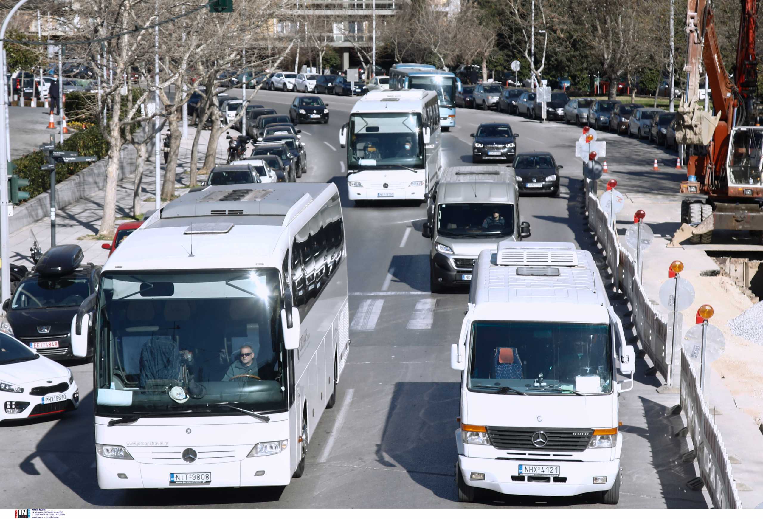 Χανιά: Στους δρόμους οι ιδιοκτήτες τουριστικών λεωφορείων – Τι ζητούν από την κυβέρνηση