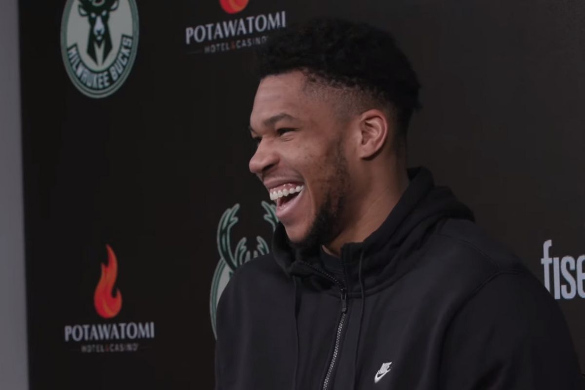 Γιάννης Αντετοκούνμπο: Μόνο ο «Greek freak» γέλασε με το ανέκδοτο που είπε