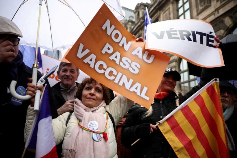 Κορονοϊός - Γαλλία: Το Κοινοβούλιο εγκρίνει οριστικά το νομοσχέδιο για τη θέσπιση του εμβολιαστικού πάσου