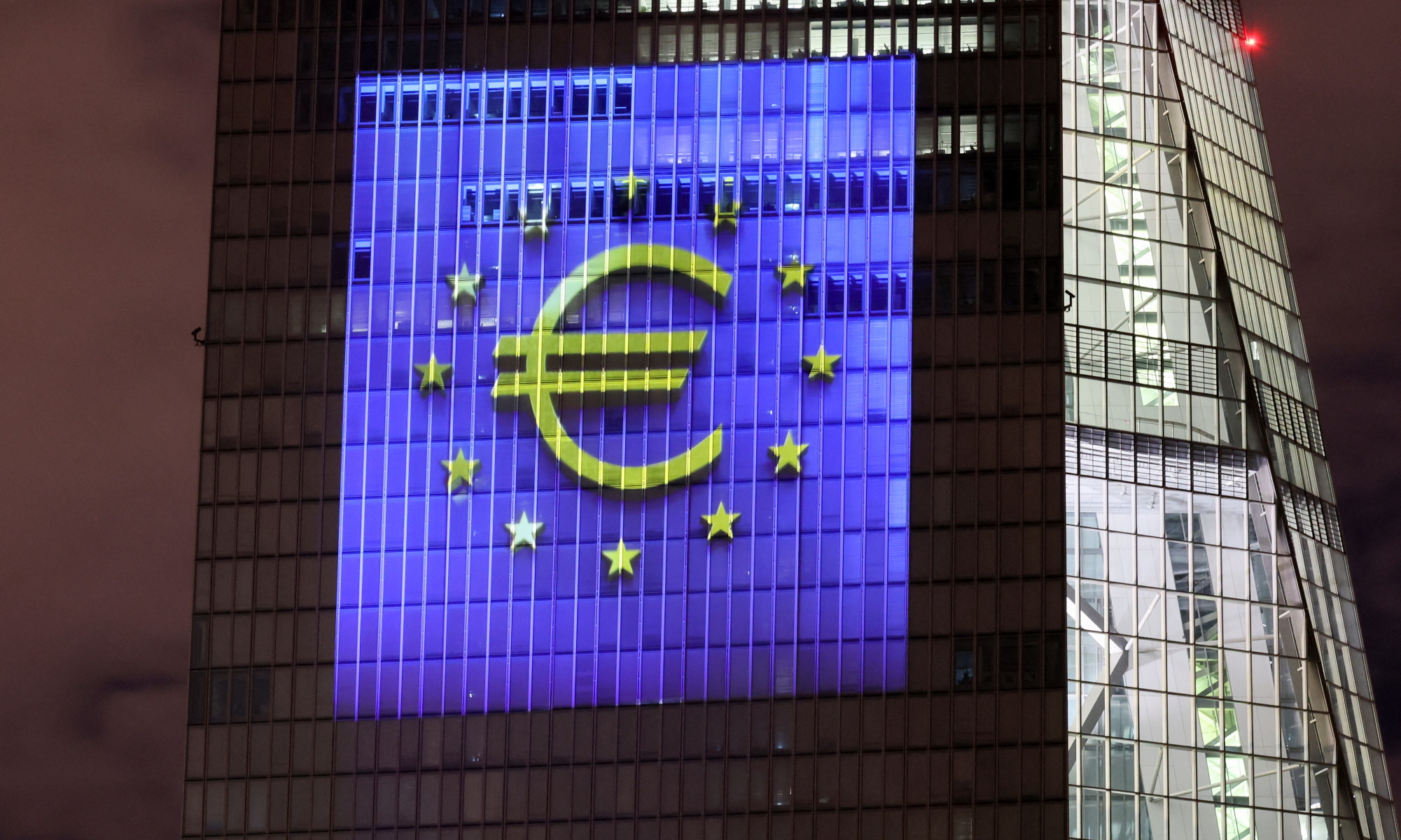Ομόλογα Ευρωζώνης: Ανεβαίνουν οι αποδόσεις  στις αγορές – Οι κινήσεις της Τράπεζας Ελλάδας