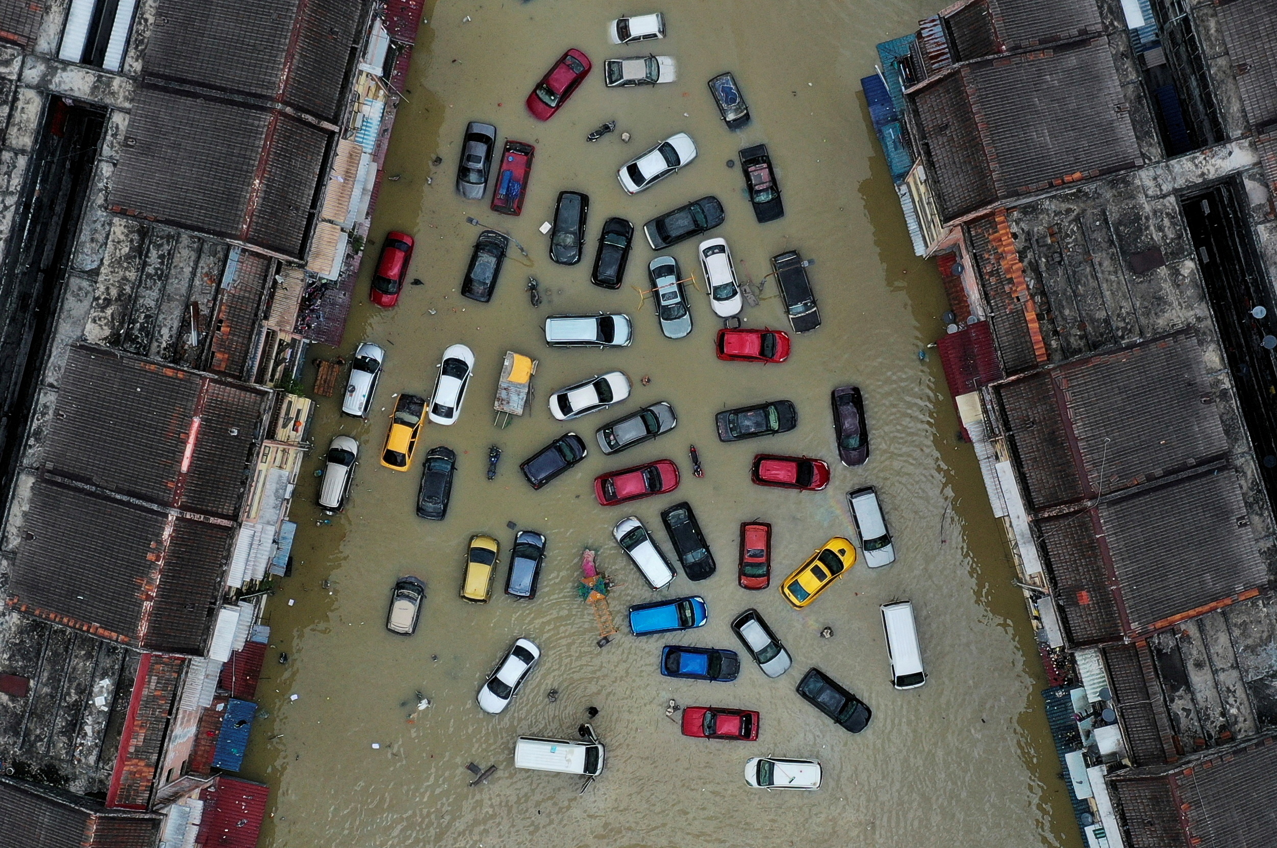 Μαλαισία: 50 νεκροί και χιλιάδες εκτοπισμένοι από πλημμύρες