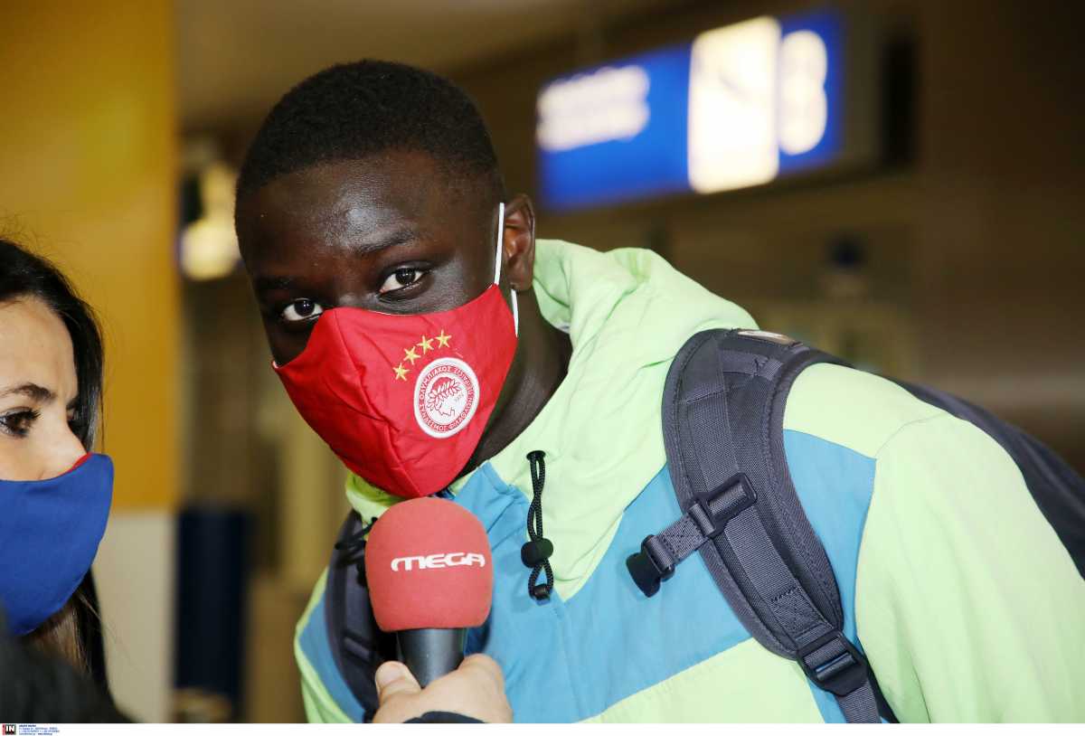 Ο Ολυμπιακός υποδέχθηκε στην Ελλάδα τον Αμπντουλαγιέ Νταμπό