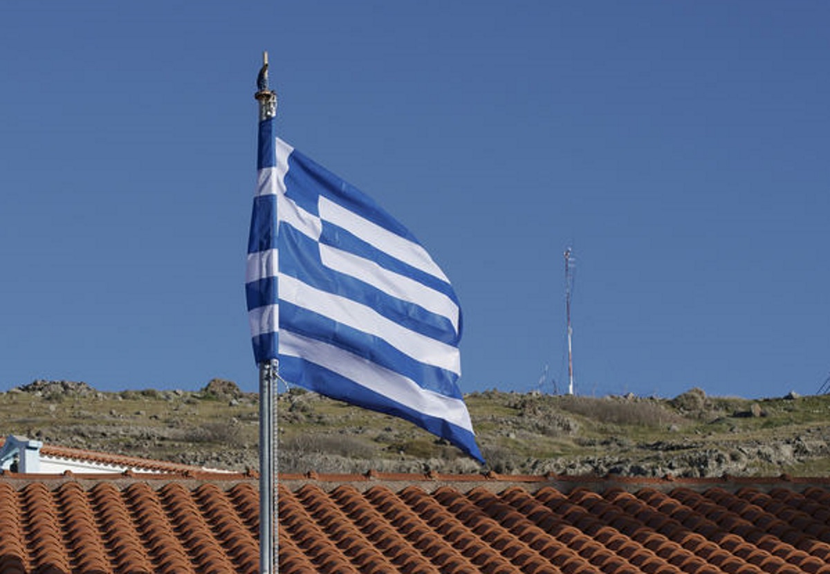 (Ξένη Δημοσίευση). Ελληνική σημαία κυματίζει στον Άγιο Ευστράτιο, ανήμερα των Θεοφανείων, Πέμπτη 06 Ιανουαρίου 2022. Ο πρωθυπουργός Κυριάκος Μητσοτάκης επιεκέπτεται τον  Άγιο Ευστράτιο όπου θα παραστεί στην τελετή Αγιασμού των Υδάτων και στη συνέχεια θα επισκεφθεί τη Λήμνο.  ΑΠΕ-ΜΠΕ