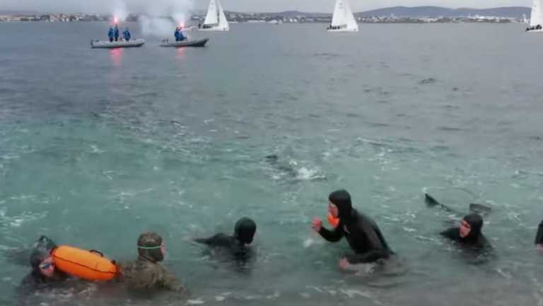 Τουρκία: Νέο βίντεο πρόκληση μετά τις δηλώσεις Ακάρ – Σπουδαστές του Ναυτικού κολύμπησαν «την απόσταση για το Καστελόριζο»