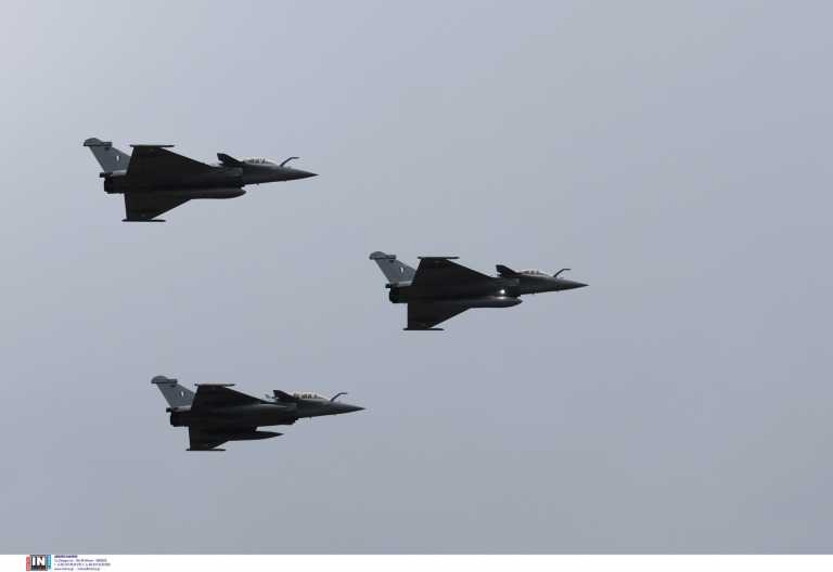 Μαχητικά αεροσκάφη πάνω από το Τατόι για τον νέο αρχηγό ΓΕΑ, αντιπτέραρχο Θεμιστοκλή Μπουρολιά