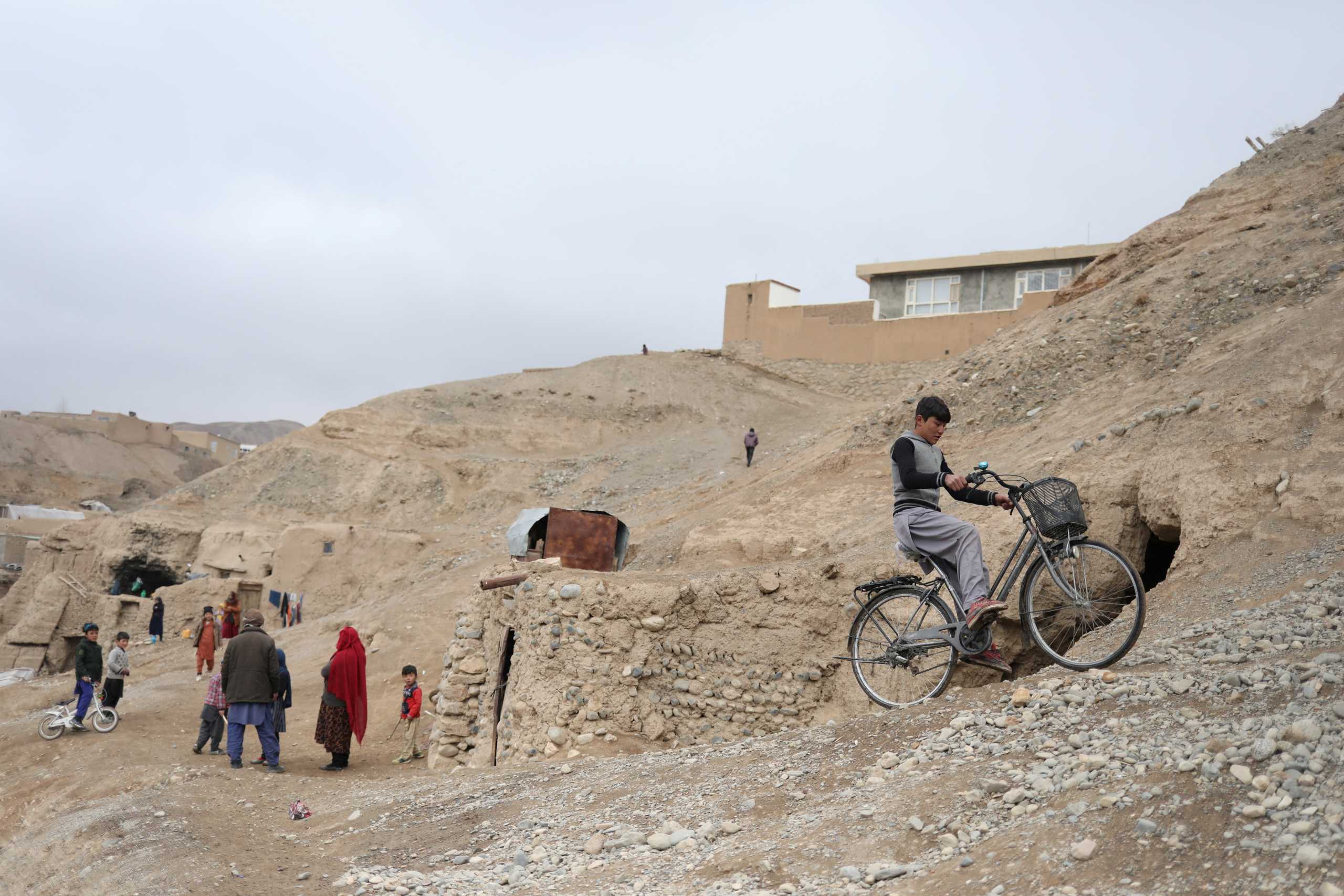 Αφγανιστάν: Επί ποδός τα σωστικά συνεργεία, ψάχνουν επιζώντες από τον καταστροφικό σεισμό