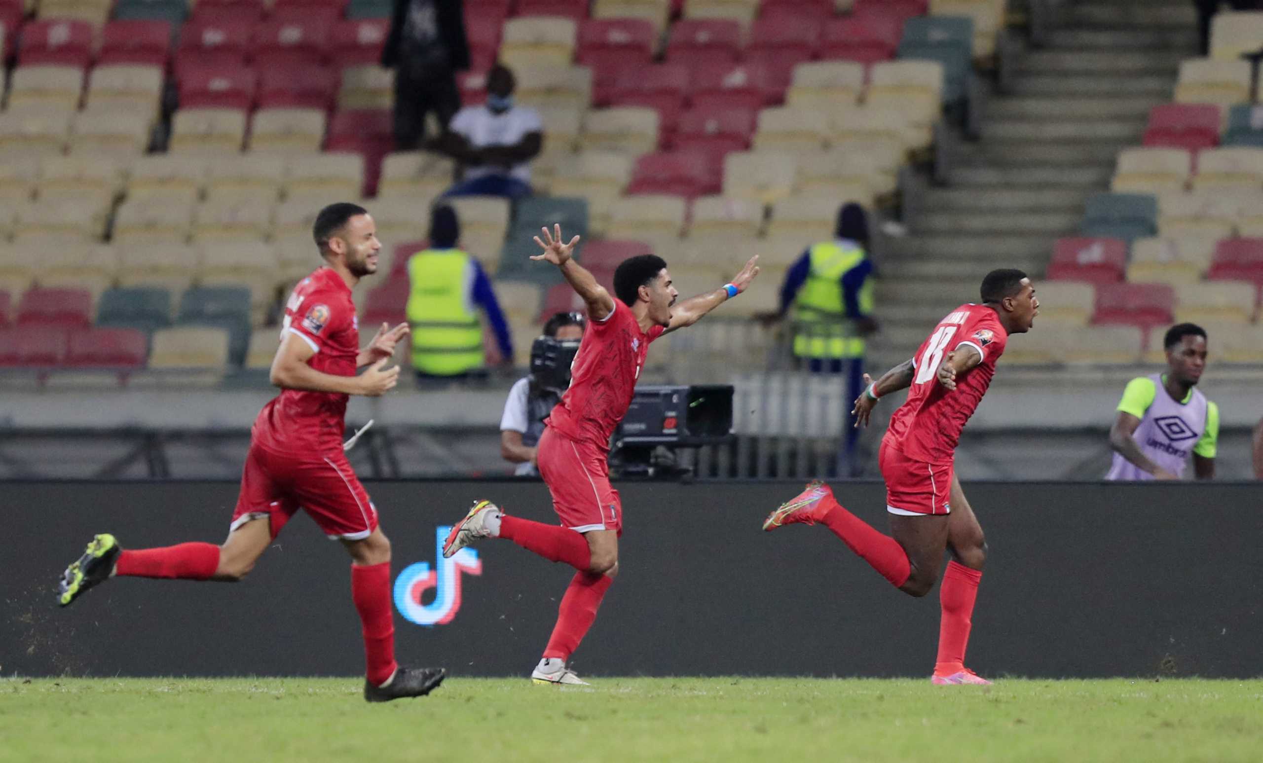 Soccer Football - Africa Cup of Nations - Group E - Algeria v Equatorial Guinea - Stade de Japoma, Douala, Cameroon - January 16, 2022 Equatorial Guinea players celebrate their first goal scored by Esteban Obiang REUTERS