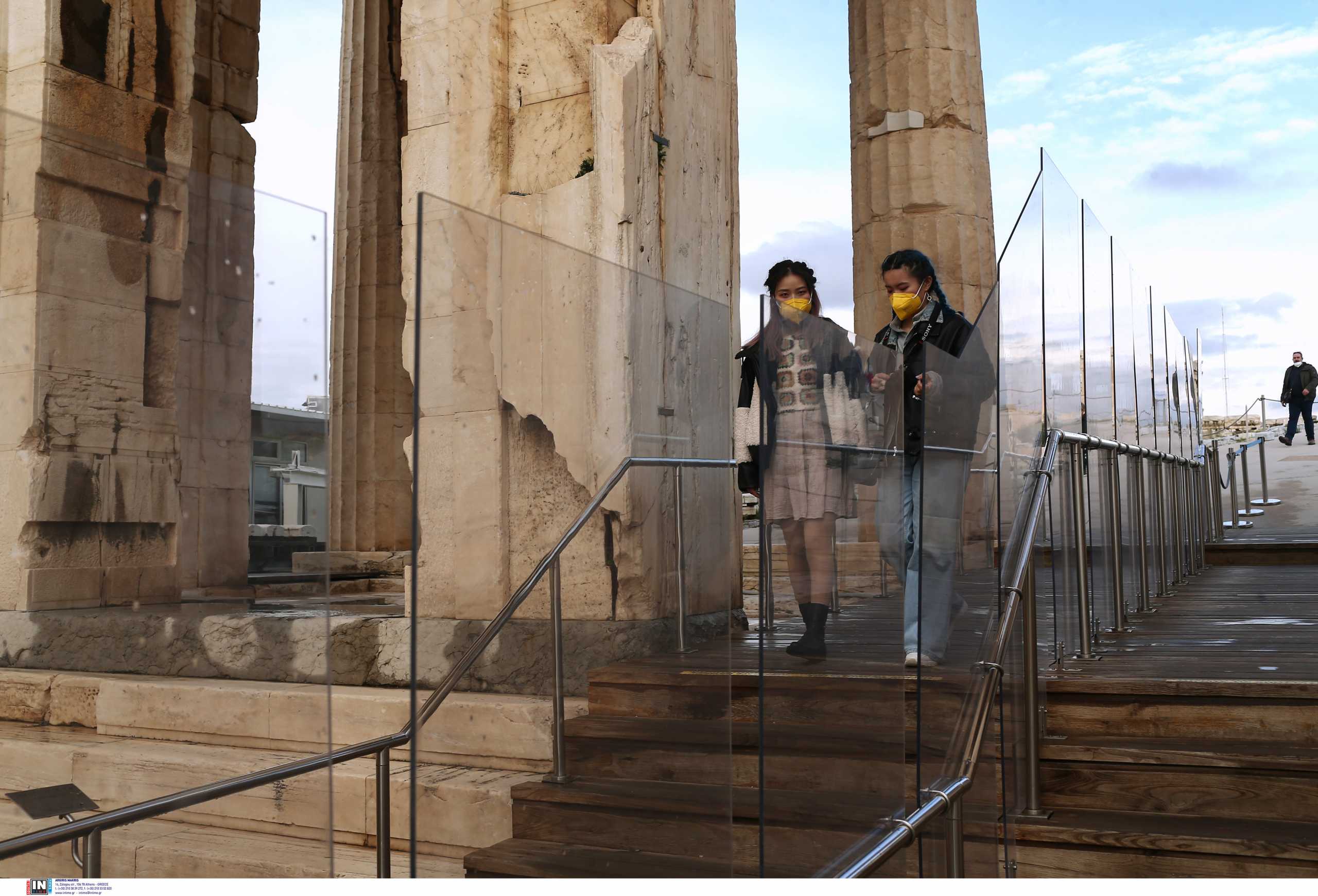 Κορονοϊός: Αγγίζει τα 10.000 κρούσματα η Αττική, 2741 στη Θεσσαλονίκη – Ο χάρτης της διασποράς