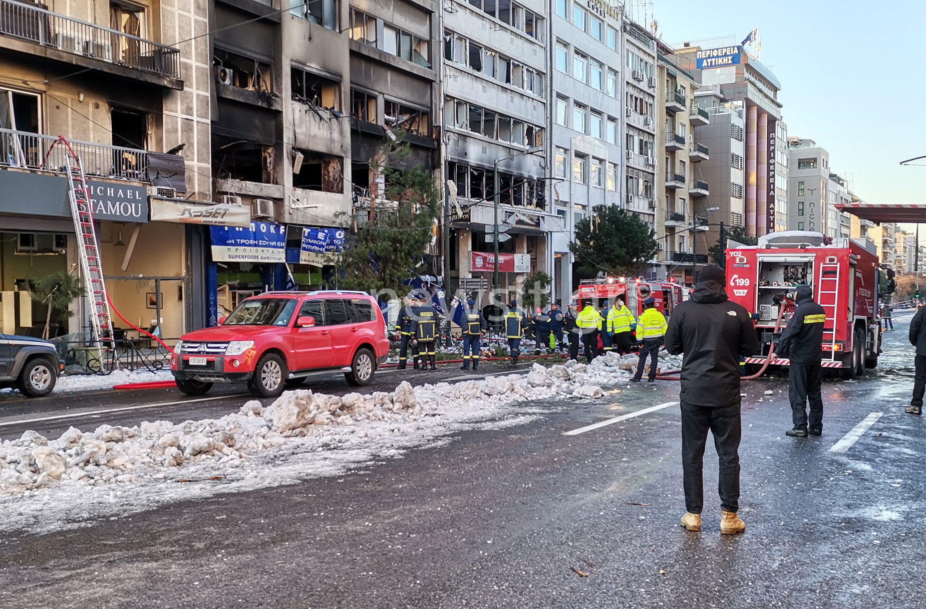 Έκρηξη στη Συγγρού: Βομβαρδισμένο τοπίο η περιοχή – Ένας σοβαρά τραυματίας