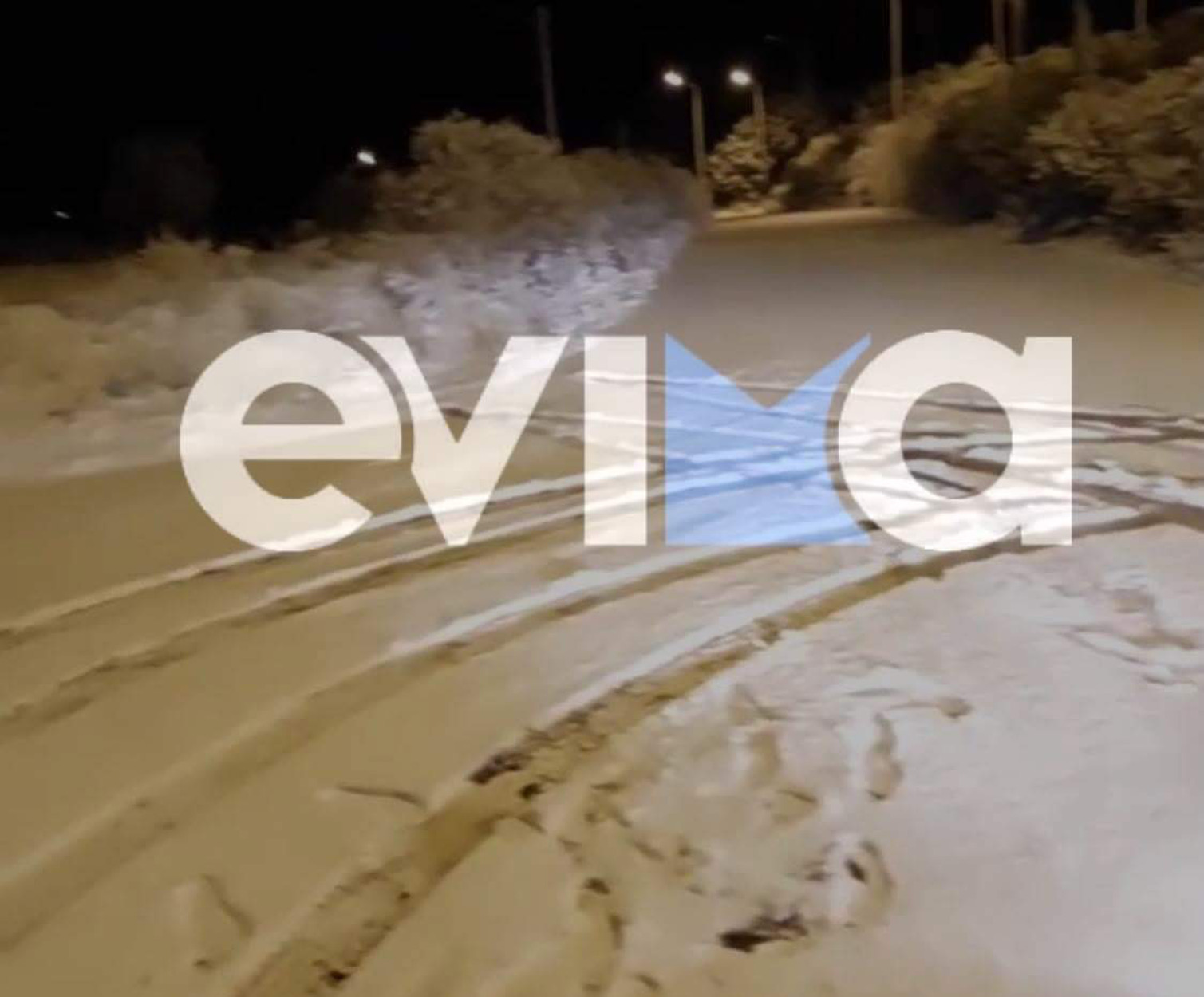 Εύβοια: Πυκνό χιόνι στα νότια – Χωρίς ρεύμα έχουν μείνει περιοχές
