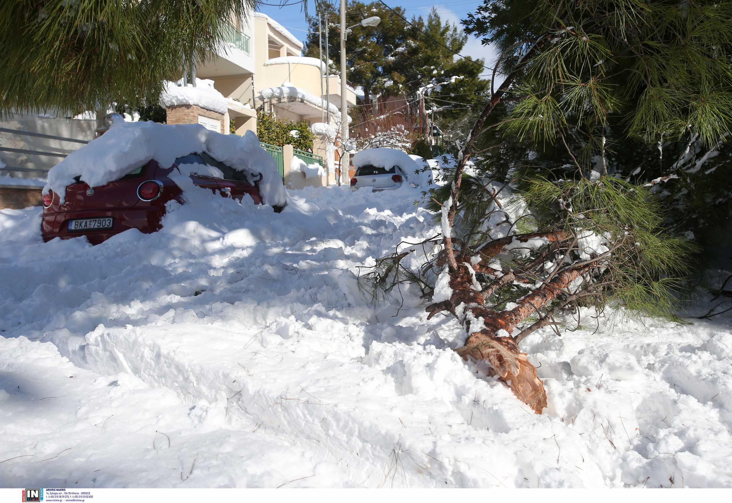 Κακοκαιρία: Γυναίκα πέθανε στην Ανθούσα και δεν μπορεί να προσεγγίσει ούτε γιατρός, ούτε το γραφείο τελετών