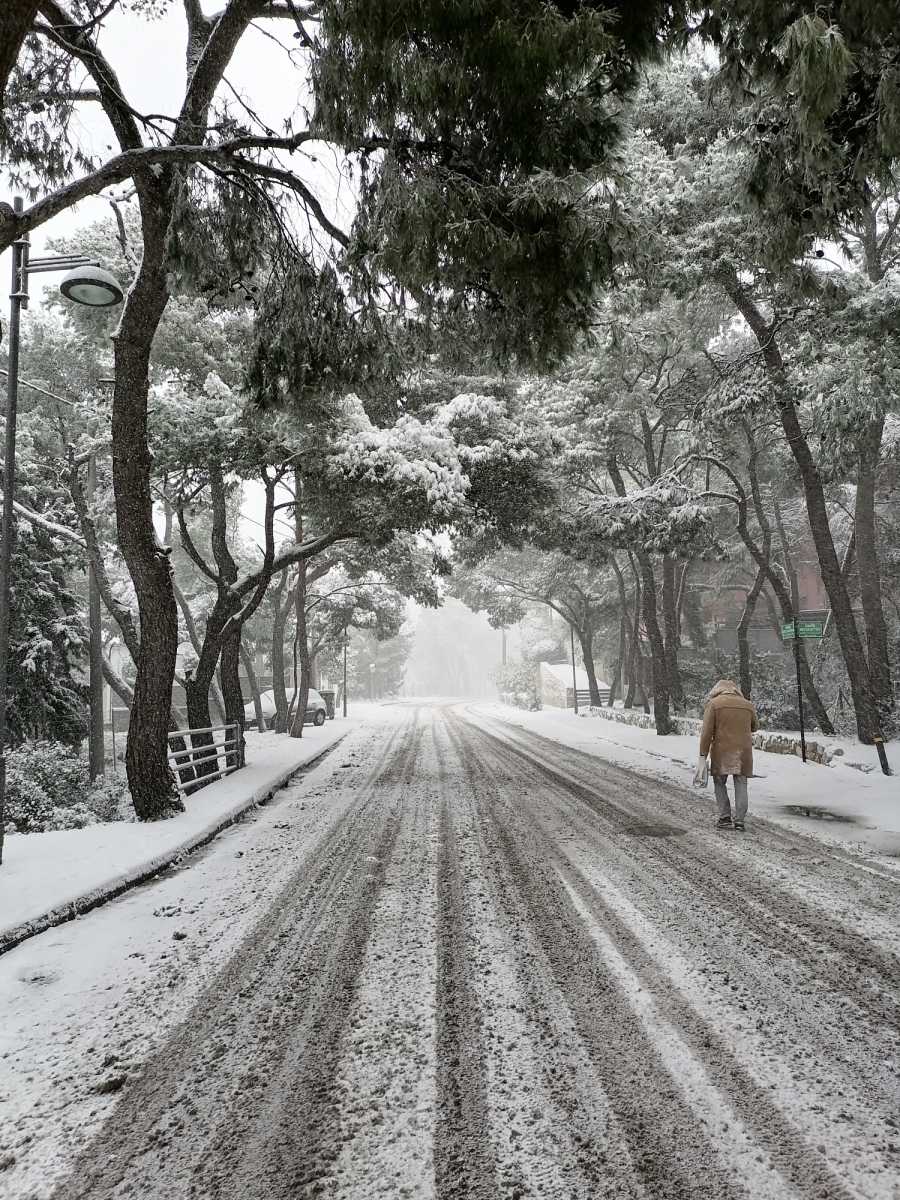 kakokairia ionia neaPenteli