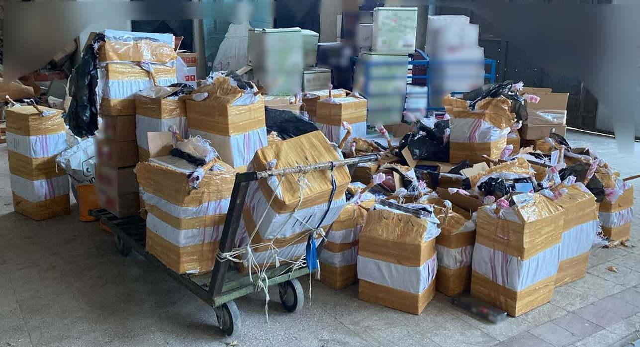 Ημαθία: Αστυνομικός σκύλος «ξετρύπωσε» λαθραίο καπνό και παράνομα φυτοφάρμακα
